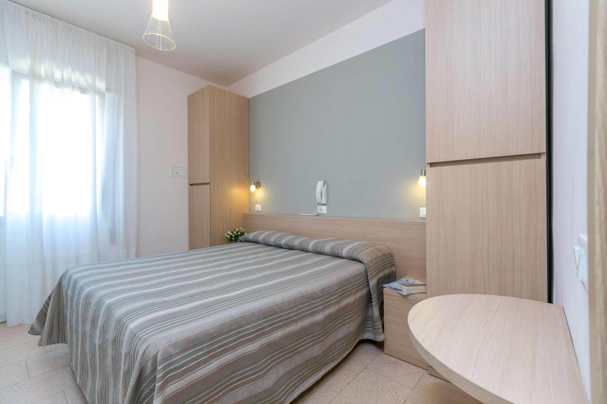 Hotel Colonna Lido di Jesolo Exterior photo